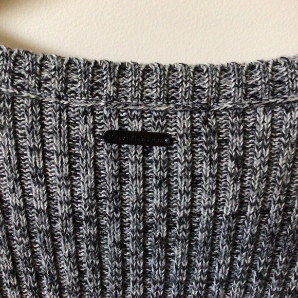 Calvin Klein VGUC grey linger sweater, v neck, size M - Picture 5 of 13